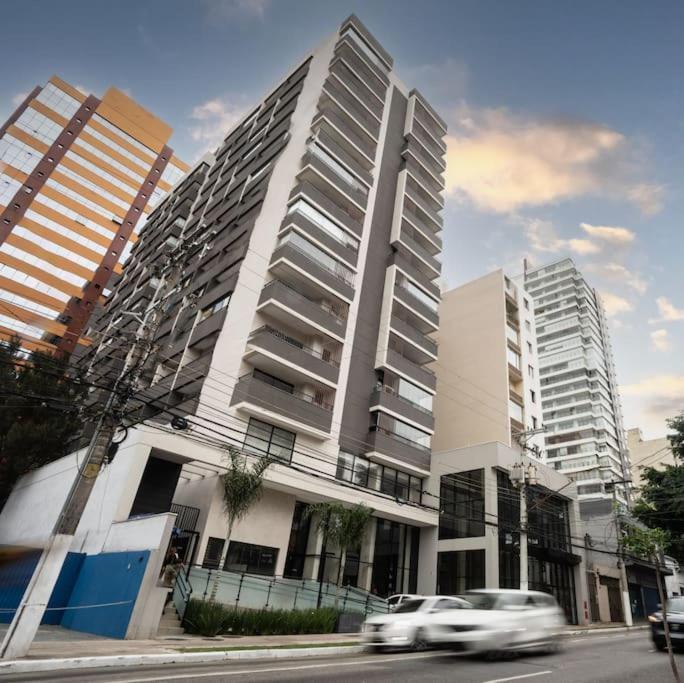 Em Pinheiros - 2 Quadras Da Faria Lima E Madalena São Paulo