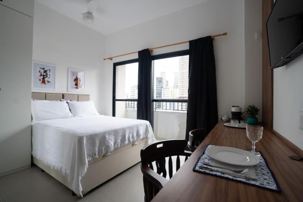 Em Pinheiros - 2 Quadras Da Faria Lima E Madalena Apartamento