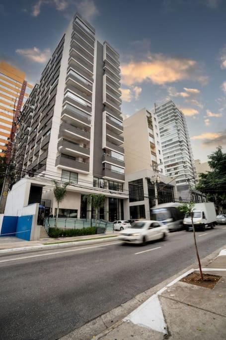 Em Pinheiros - 2 Quadras Da Faria Lima E Madalena São Paulo